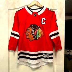 Youth L/XL Jonathan Toews Blackhawks jersey